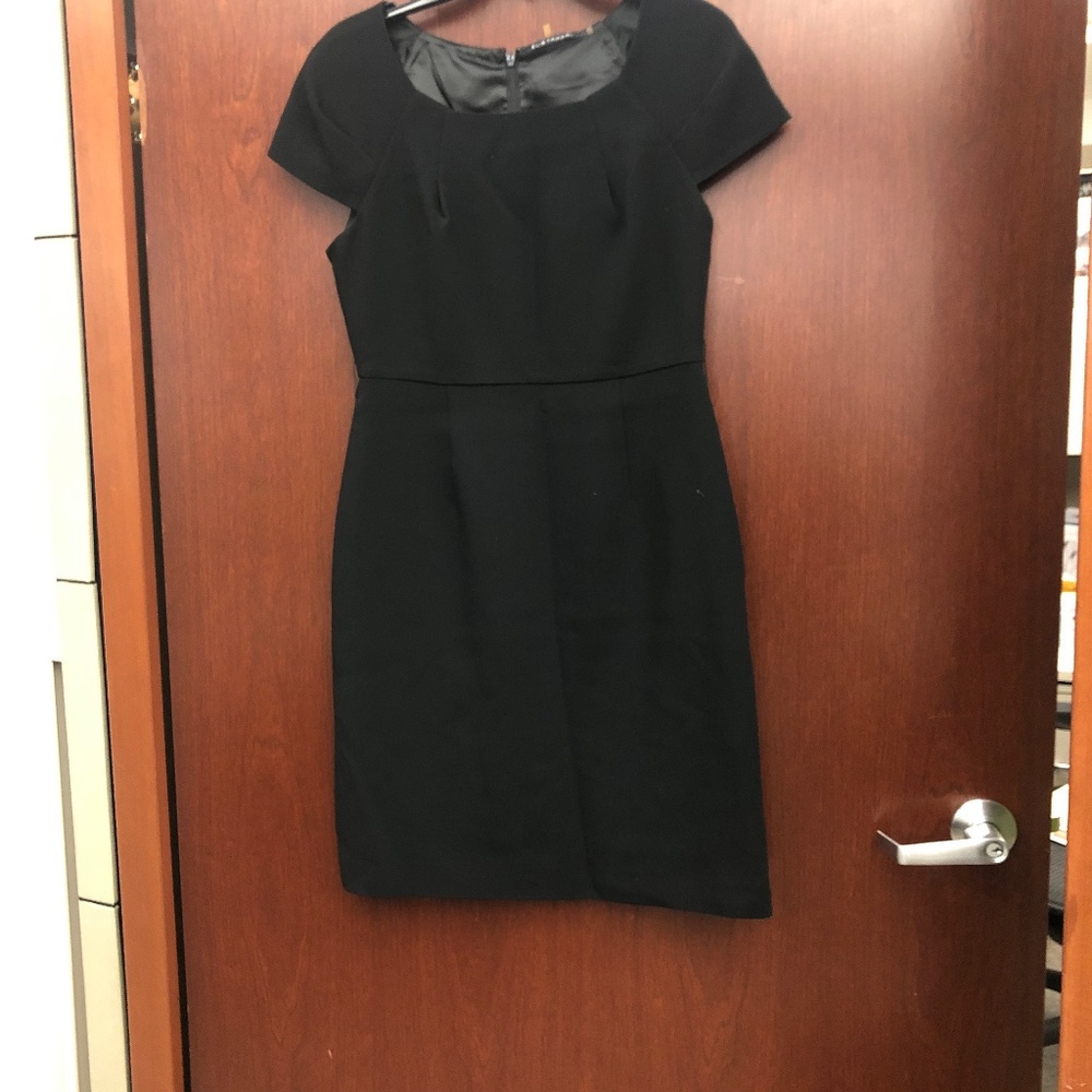 Beautiful Dress for a hi profile job or out to dinner!